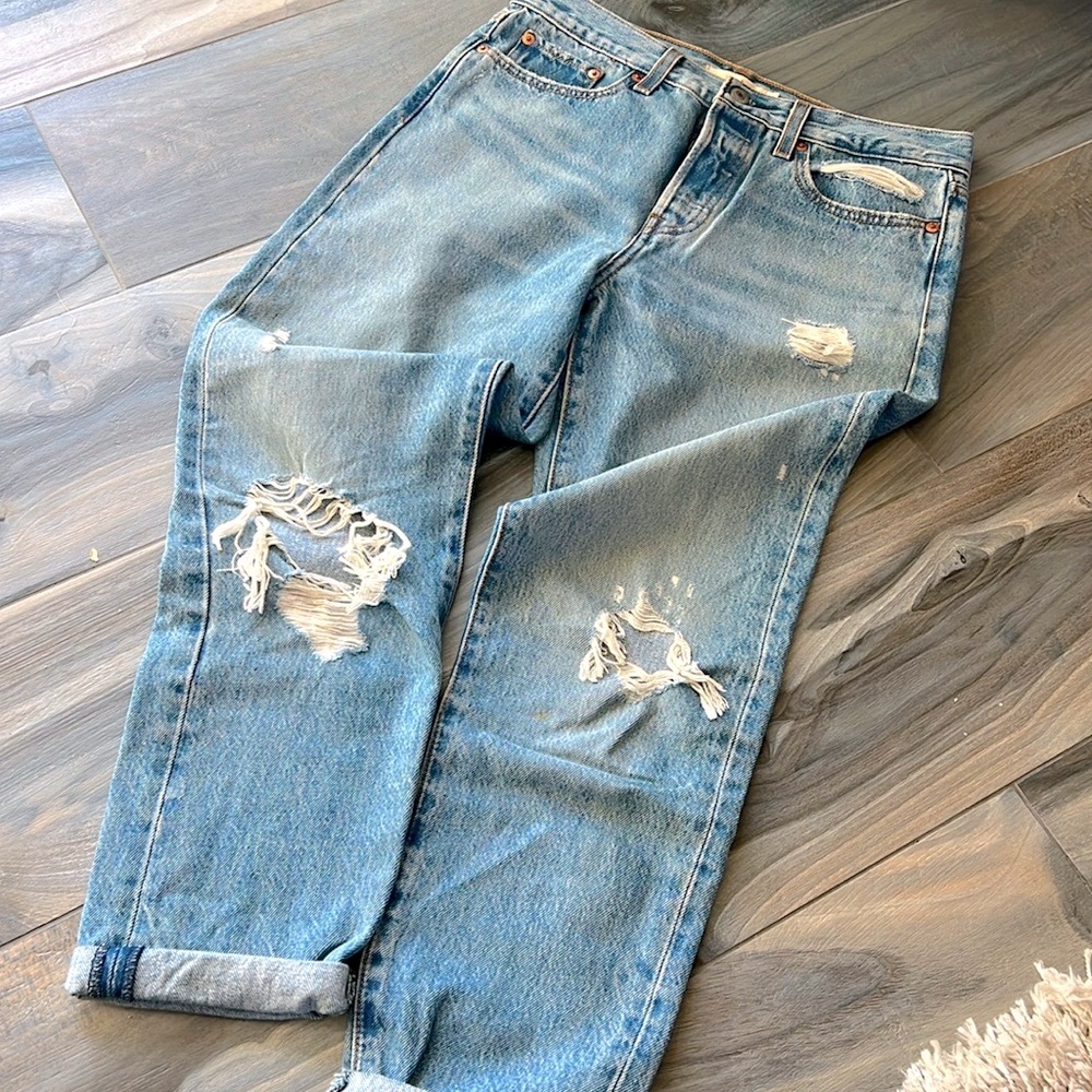 Levi’s wedgie soft washed denim jeans